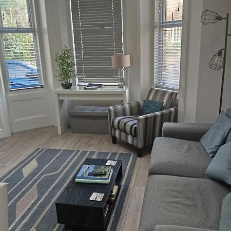 Stylish Apartment In Victorian Conversion Free Parking & Private Patio Close To Beach Town Centre & Bic Bournemouth Zewnętrze zdjęcie