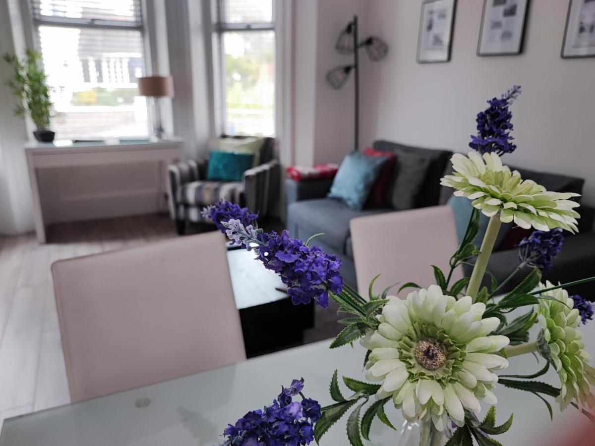 Stylish Apartment In Victorian Conversion Free Parking & Private Patio Close To Beach Town Centre & Bic Bournemouth Zewnętrze zdjęcie