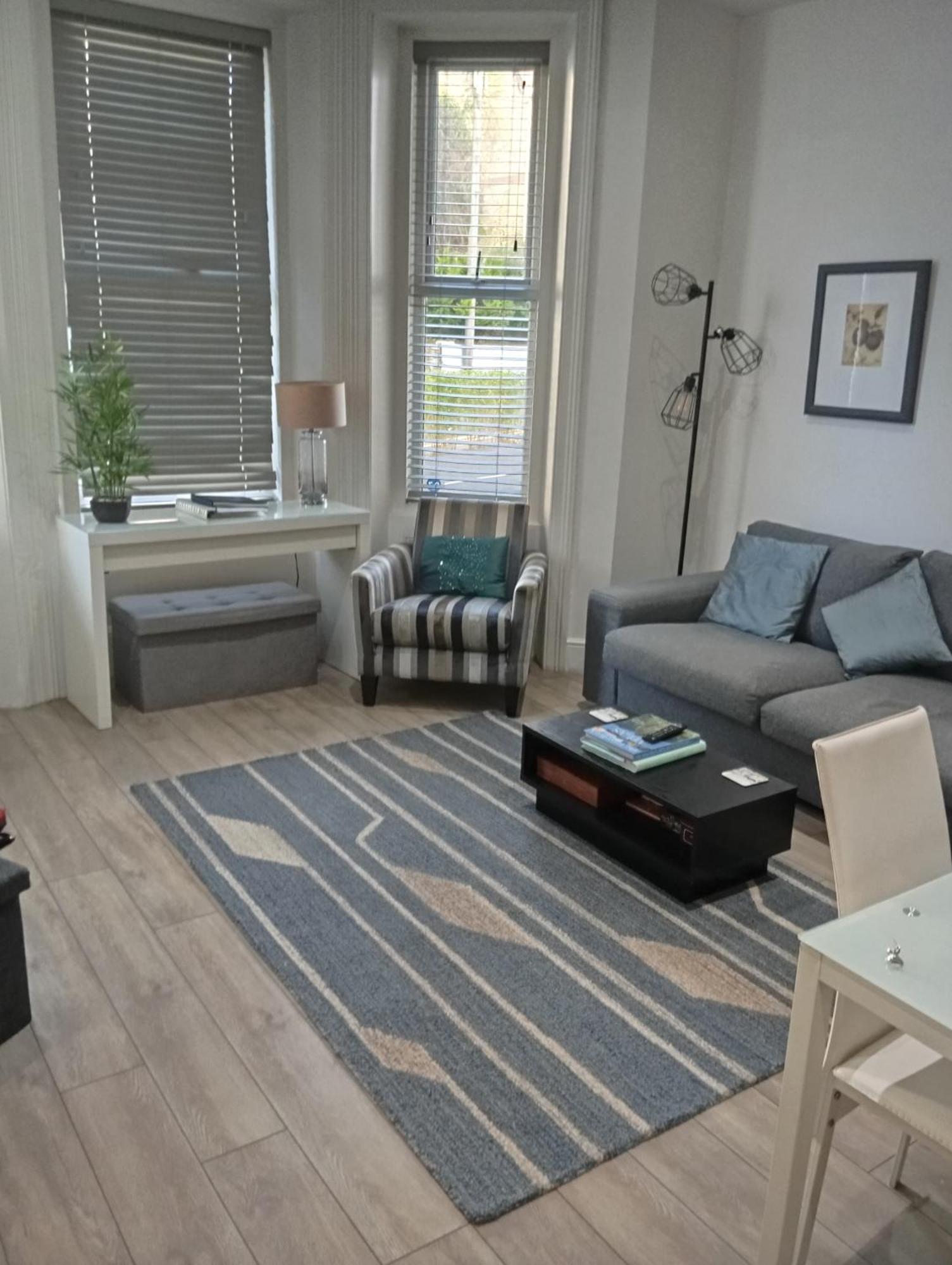 Stylish Apartment In Victorian Conversion Free Parking & Private Patio Close To Beach Town Centre & Bic Bournemouth Zewnętrze zdjęcie