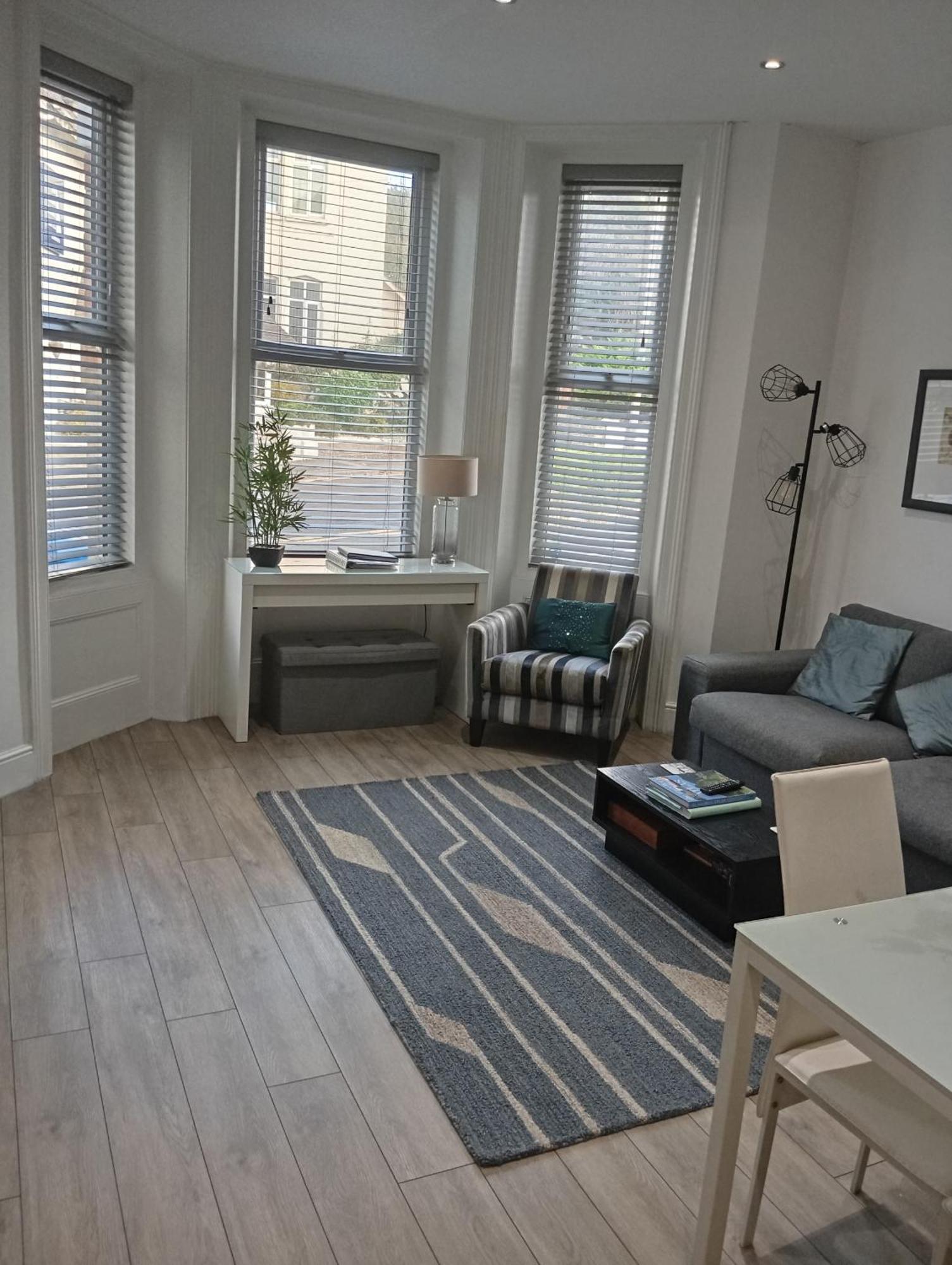 Stylish Apartment In Victorian Conversion Free Parking & Private Patio Close To Beach Town Centre & Bic Bournemouth Zewnętrze zdjęcie